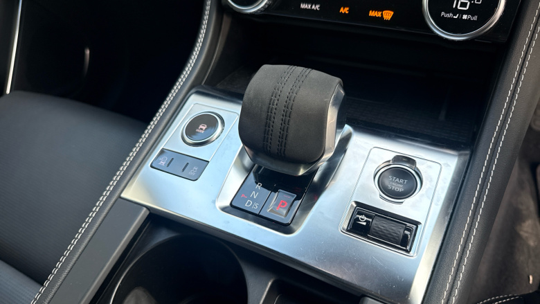 Jaguar F-Pace 2.0 P250 R-Dynamic Black 5dr Auto AWD Petrol Estate